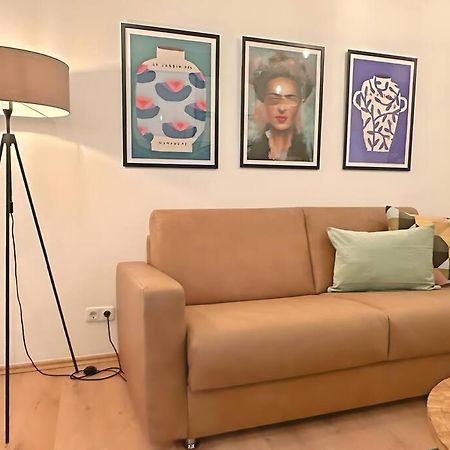 Urban & Chic: 2Bdr, Parkplatz Apartment Витен Екстериор снимка