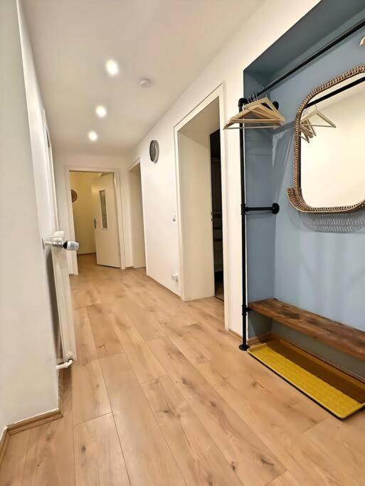 Urban & Chic: 2Bdr, Parkplatz Apartment Витен Екстериор снимка