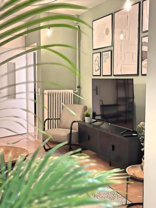 Urban & Chic: 2Bdr, Parkplatz Apartment Витен Екстериор снимка