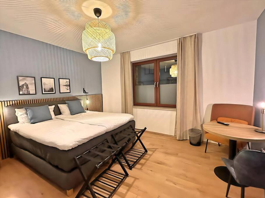 Urban & Chic: 2Bdr, Parkplatz Apartment Витен Екстериор снимка
