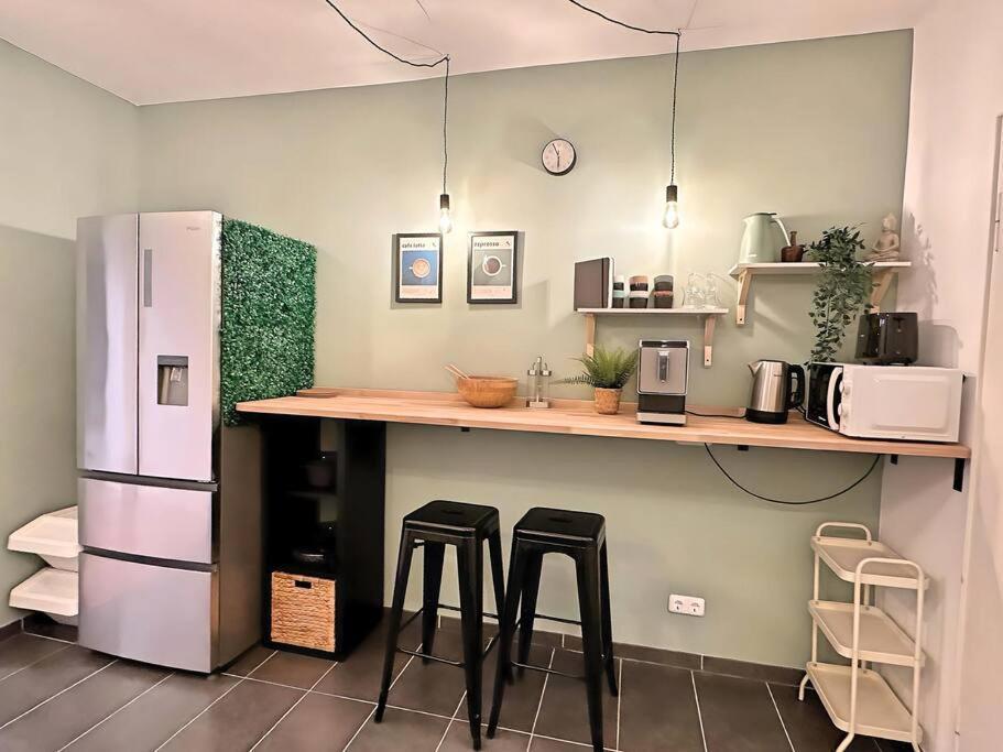 Urban & Chic: 2Bdr, Parkplatz Apartment Витен Екстериор снимка