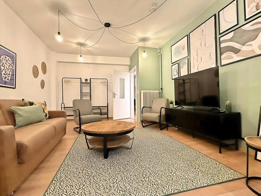 Urban & Chic: 2Bdr, Parkplatz Apartment Витен Екстериор снимка